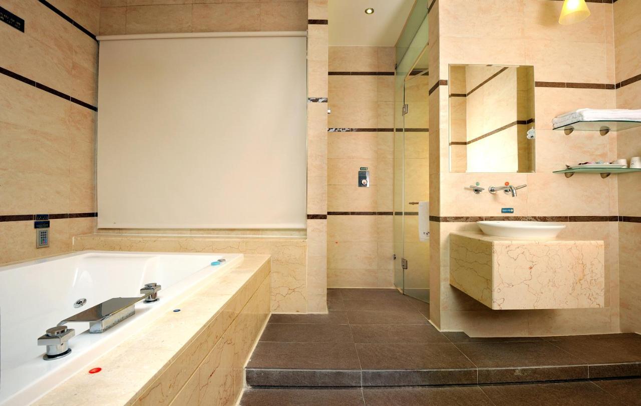 Jing Hwa Motel Tainan Exterior photo